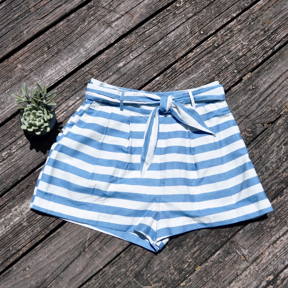 Line & Dot-High-waisted Striped Shorts+Bow-Size M